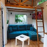 Tinyhouse Under Watertower * 弗罗茨瓦夫