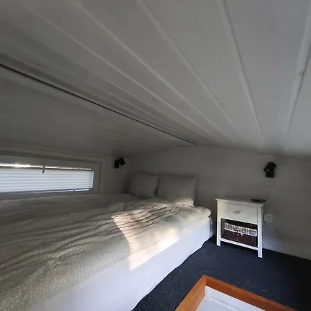 Tinyhouse Under Watertower 度假居