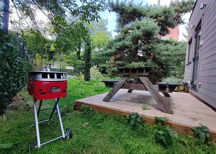 Tinyhouse Under Watertower
