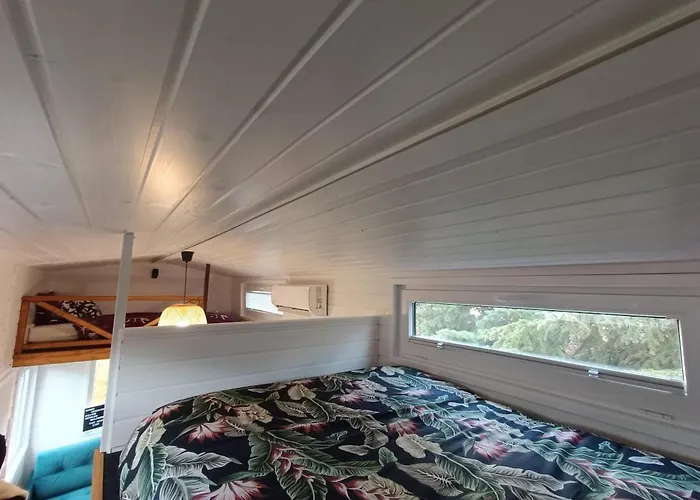 Tinyhouse Under Watertower